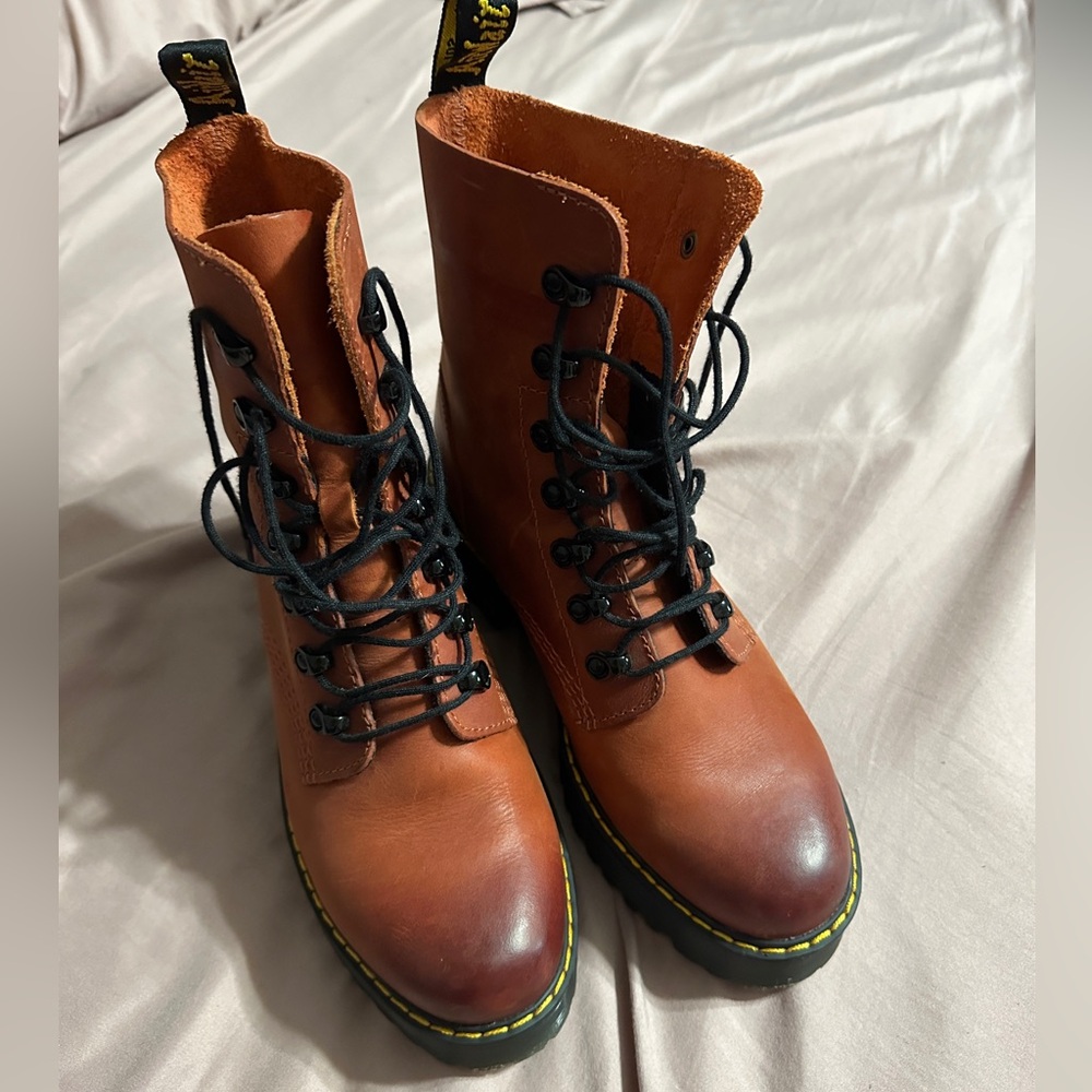 Dr. Marten Leona Boots - Size 9